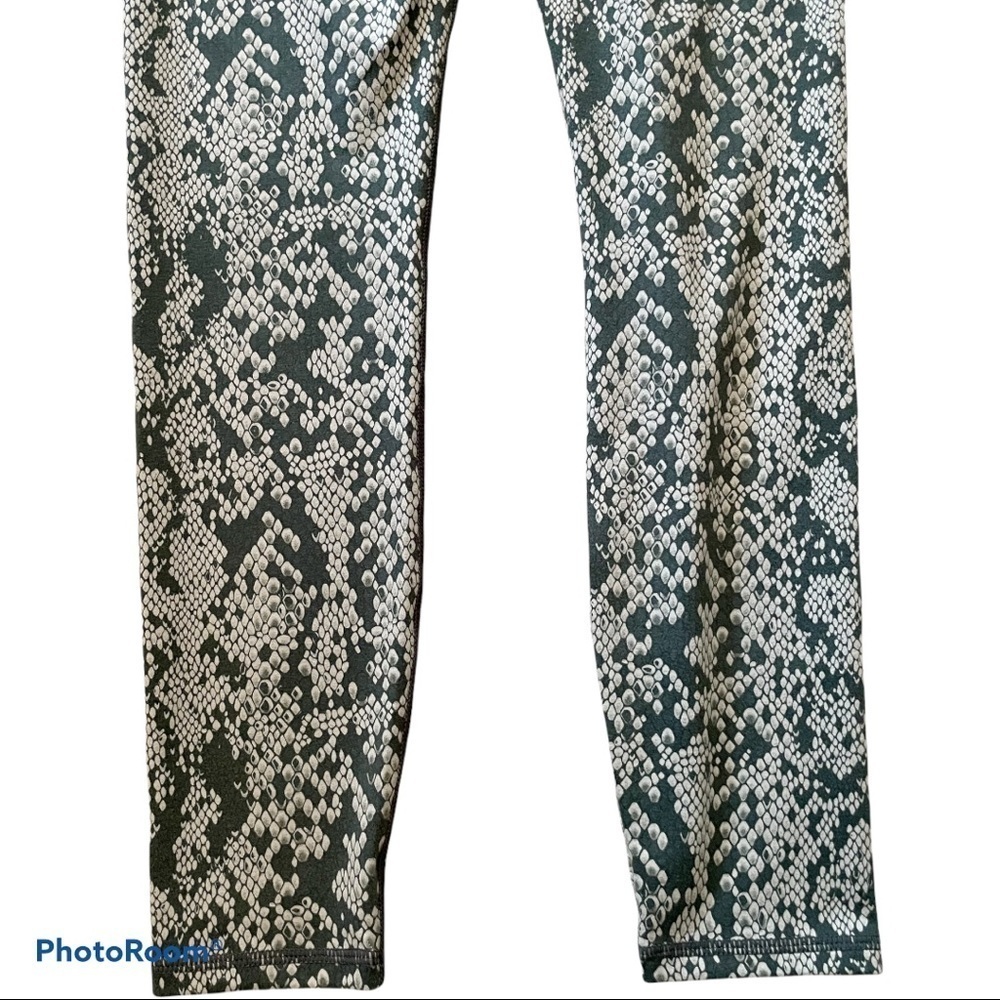 Varley snake print Century leggings small new - Picture 9 of 14